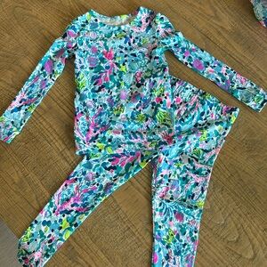 Illy Pulitzer 2 piece pajama set size 4